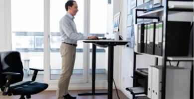 The best adjustable standing desk to have at home